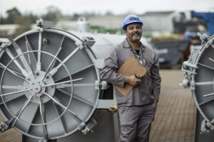 Trabajador en video industrial de seguridad